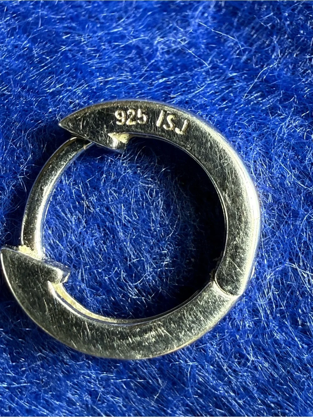 In Season Jewelry 925 Sterling Silver Staggered Gem Hoop earrings.